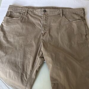 American Eagle outfitters
Five pocket flex jeans
Size 42 x 32 khaki